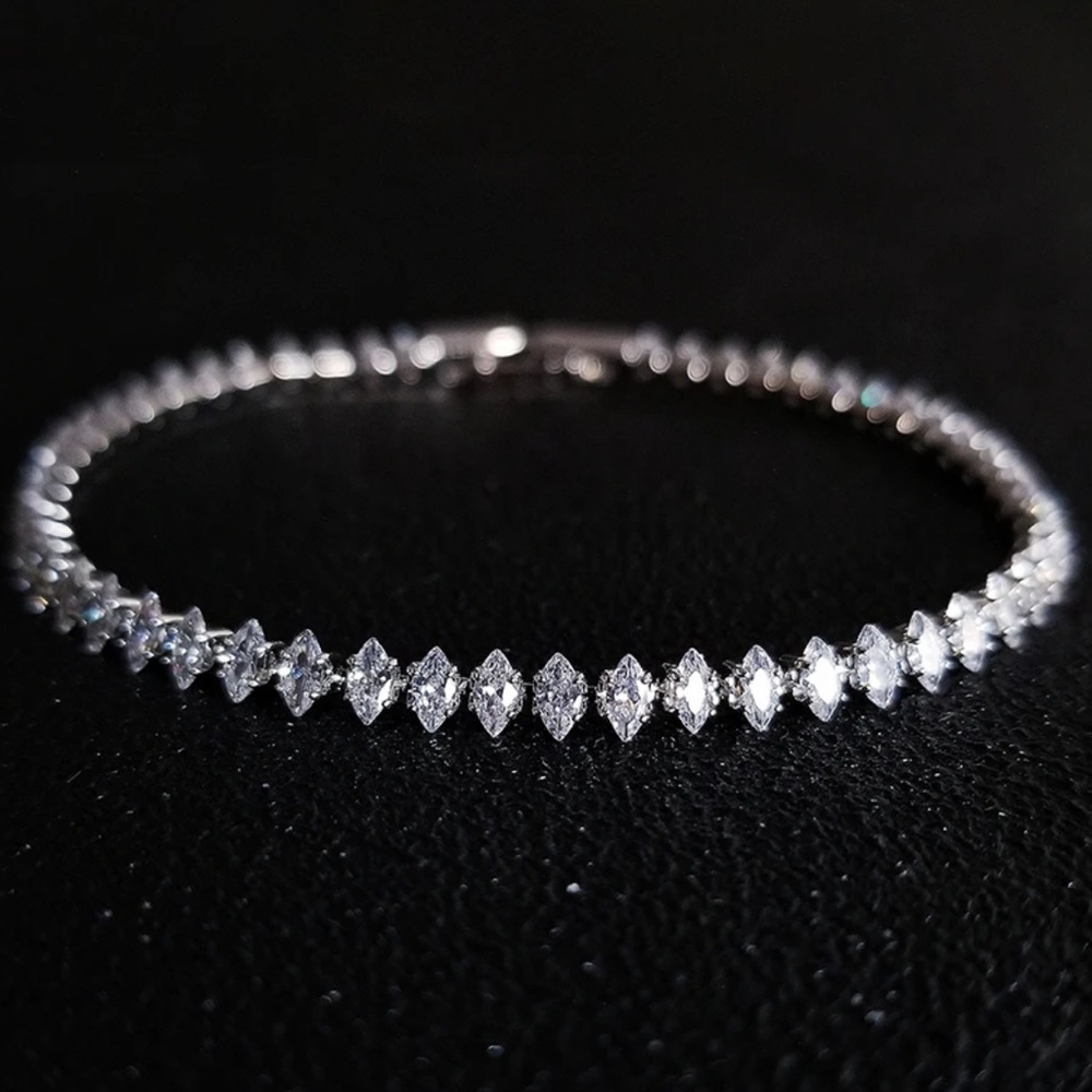 NEW “7” 925 STERLING SILVER CUT DIAMOND BRACELET, NICE BRACELET, CUTE BRACELET - Picture 3 of 5